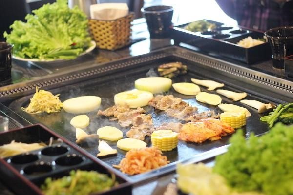 ハノイにおけるBlack Stone BBQ の韓国レストラン